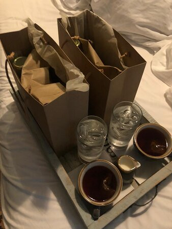 The Cow Hollow Hotel主图
