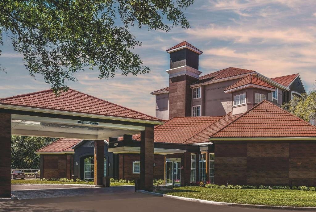 La Quinta Inn & Suites by Wyndham Orlando Lake Mary-浴室