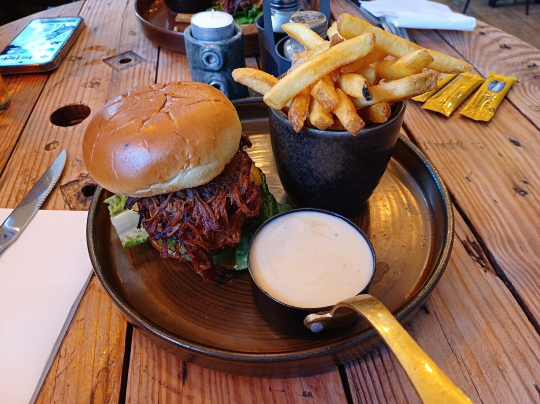 Fork 'n' Ale Taproom & Kitchen
