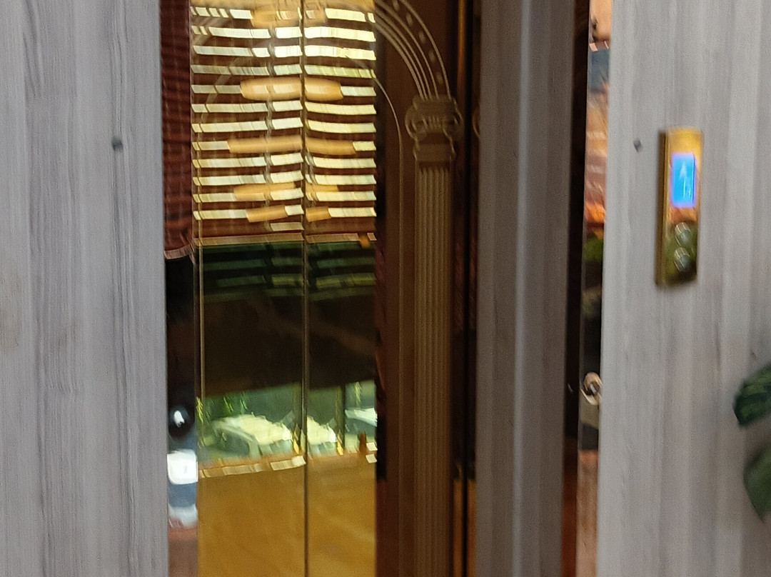 Springhill Hotel & Suites