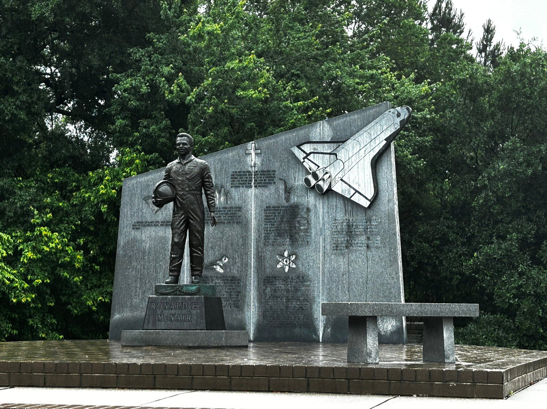 Dr. Ronald E. McNair Memorial Garden-Lake City必去景点