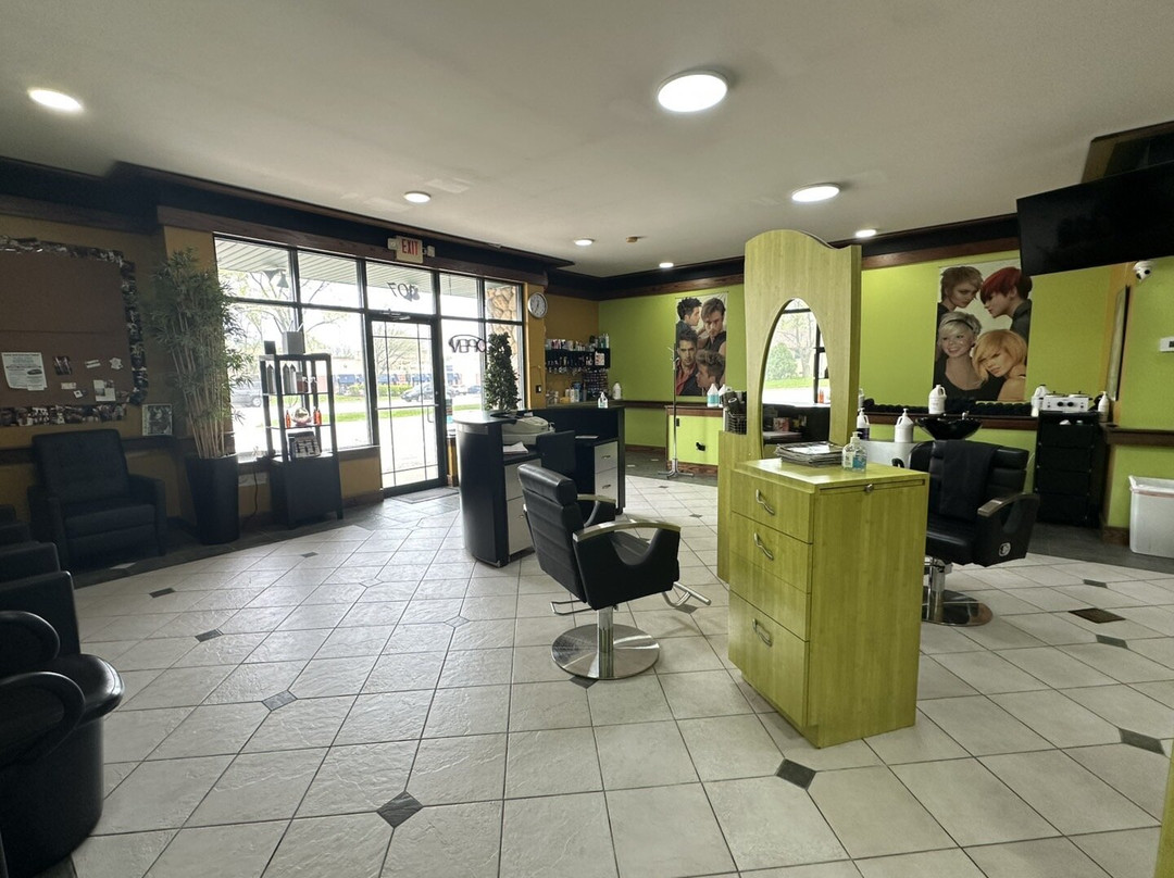 Asymmetric Hair Designers-Lakemoor必去景点