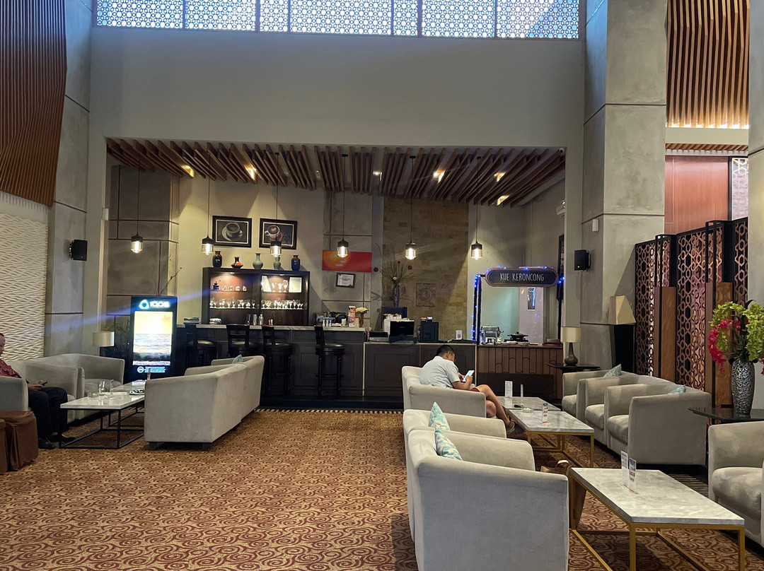 瑞雅婆罗洲三马林达酒店主图