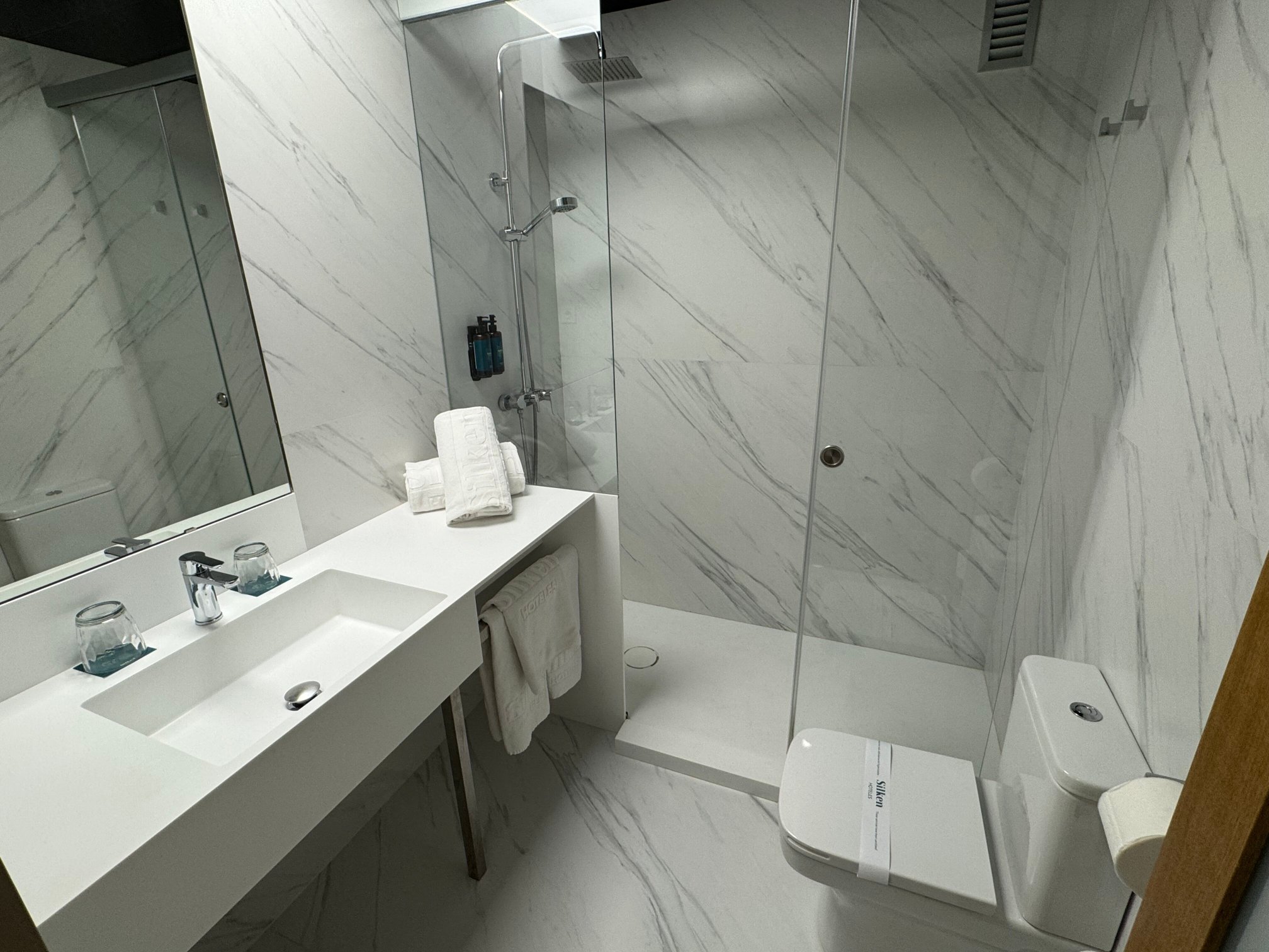 新凯赖诺德阿拉贡酒店-浴室