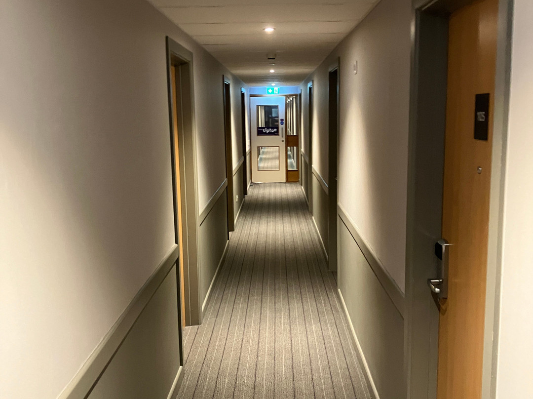 Premier Inn Cardiff West Hotel主图