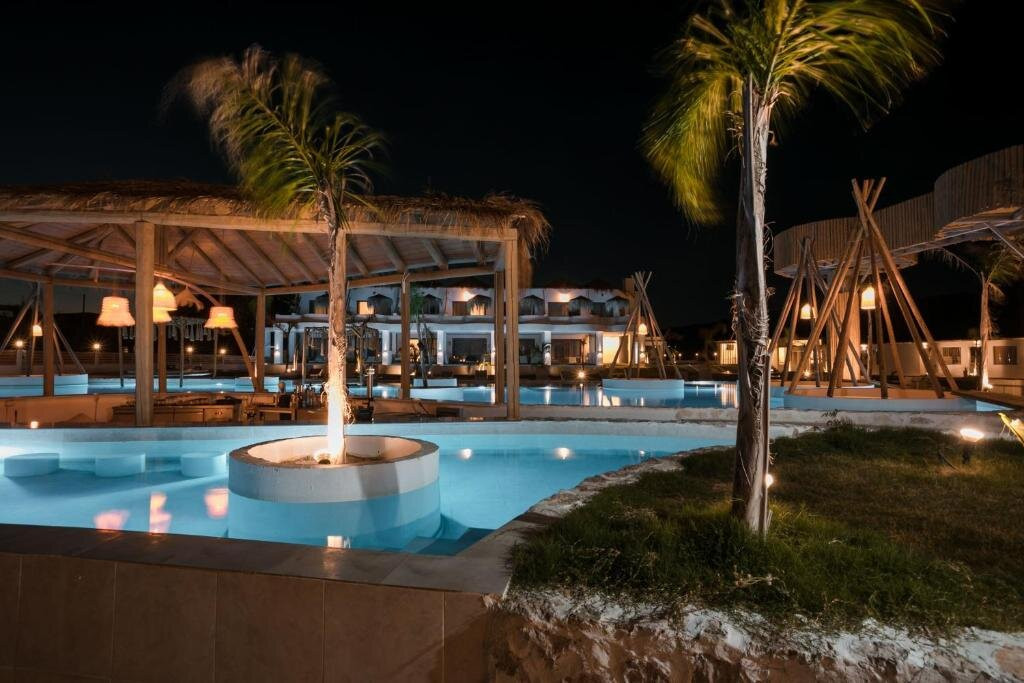 Alia Beachfront Suites And Spa