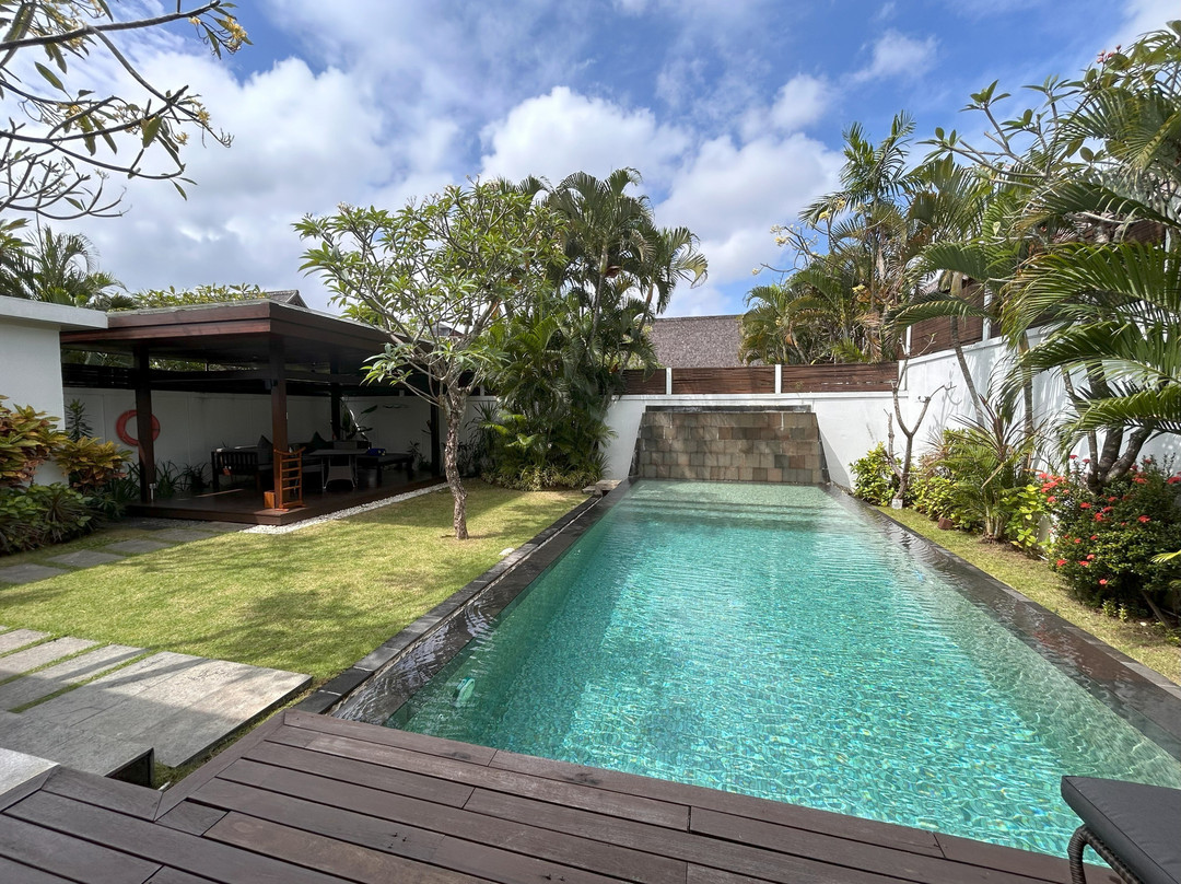 巴厘岛赛米亚酒店主图