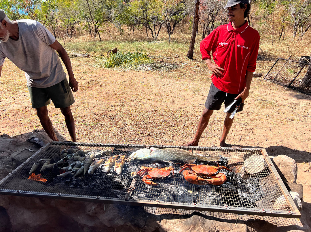 Southern Cross Cultural Tours at Lullumb-Dampier Peninsula必去景点