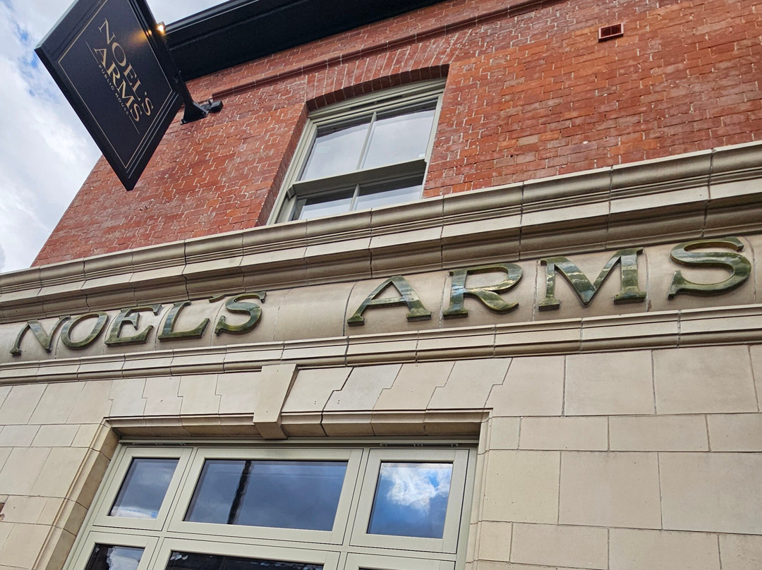 Noel's Arms Public House