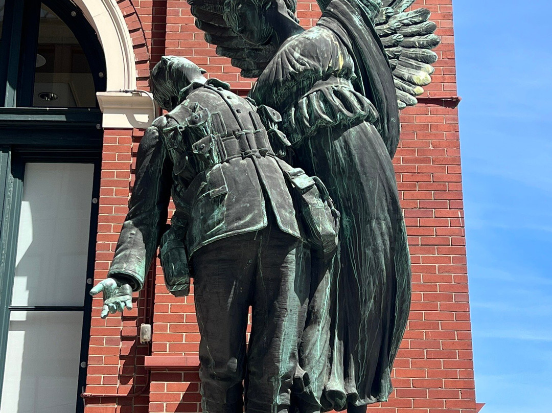 Angel of Victory-温哥华必去景点