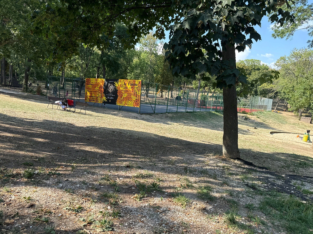 蒂利亚纳酒店主图