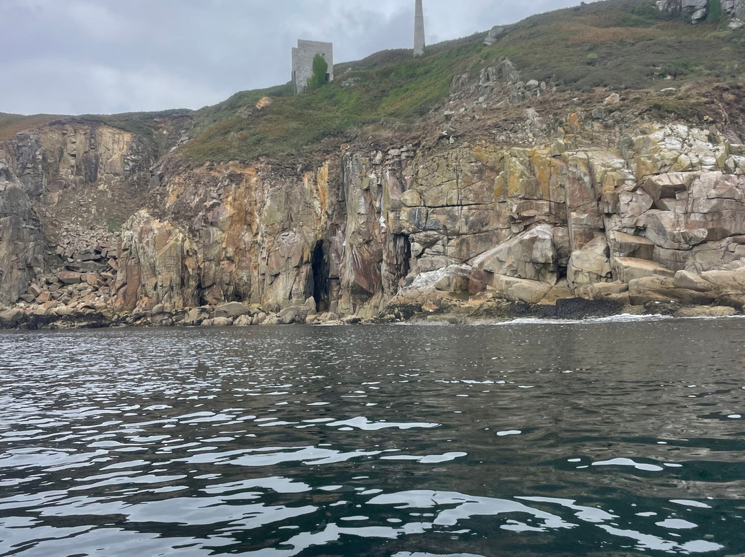 Vertical Blue Adventures-Porthleven必去景点