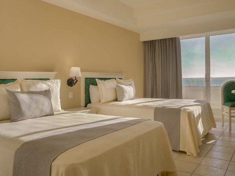 Sunset Palace Beach Hotel主图