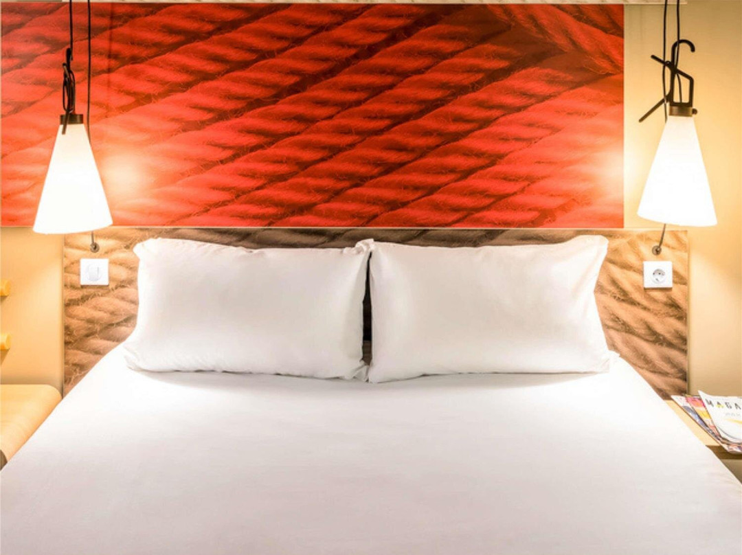 宜必思桑托斯贡扎加海滩酒店主图