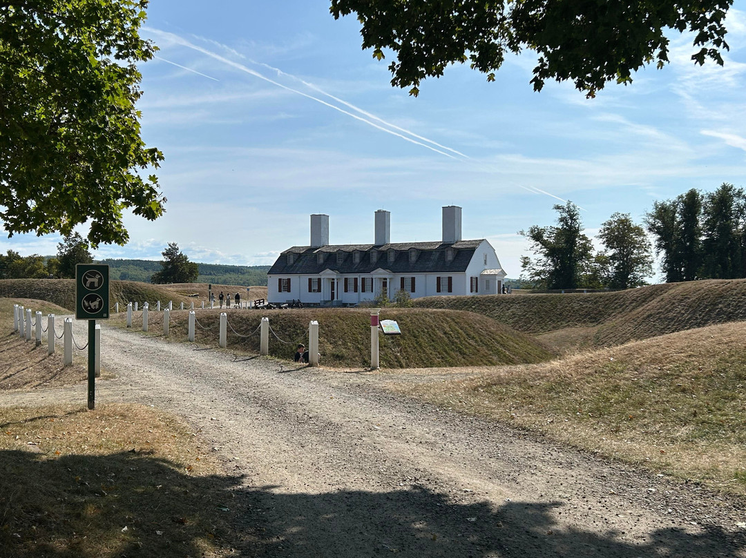 The Lark & Loon Inn主图