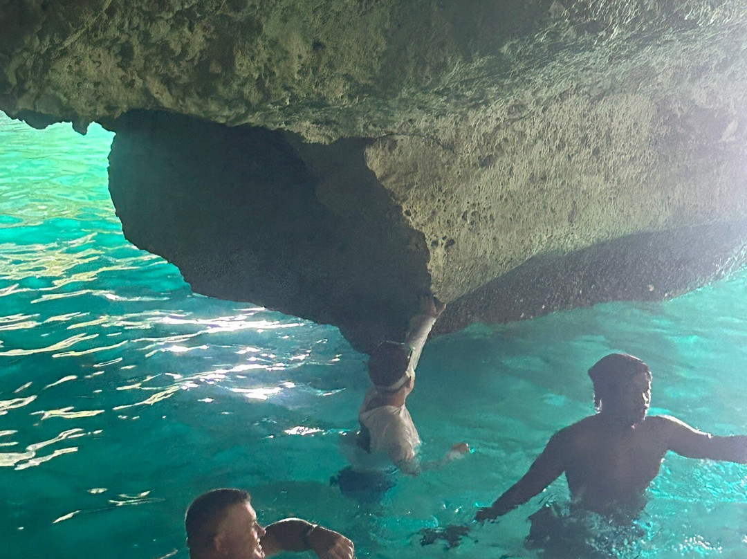 Joseph's Cave-West End必去景点