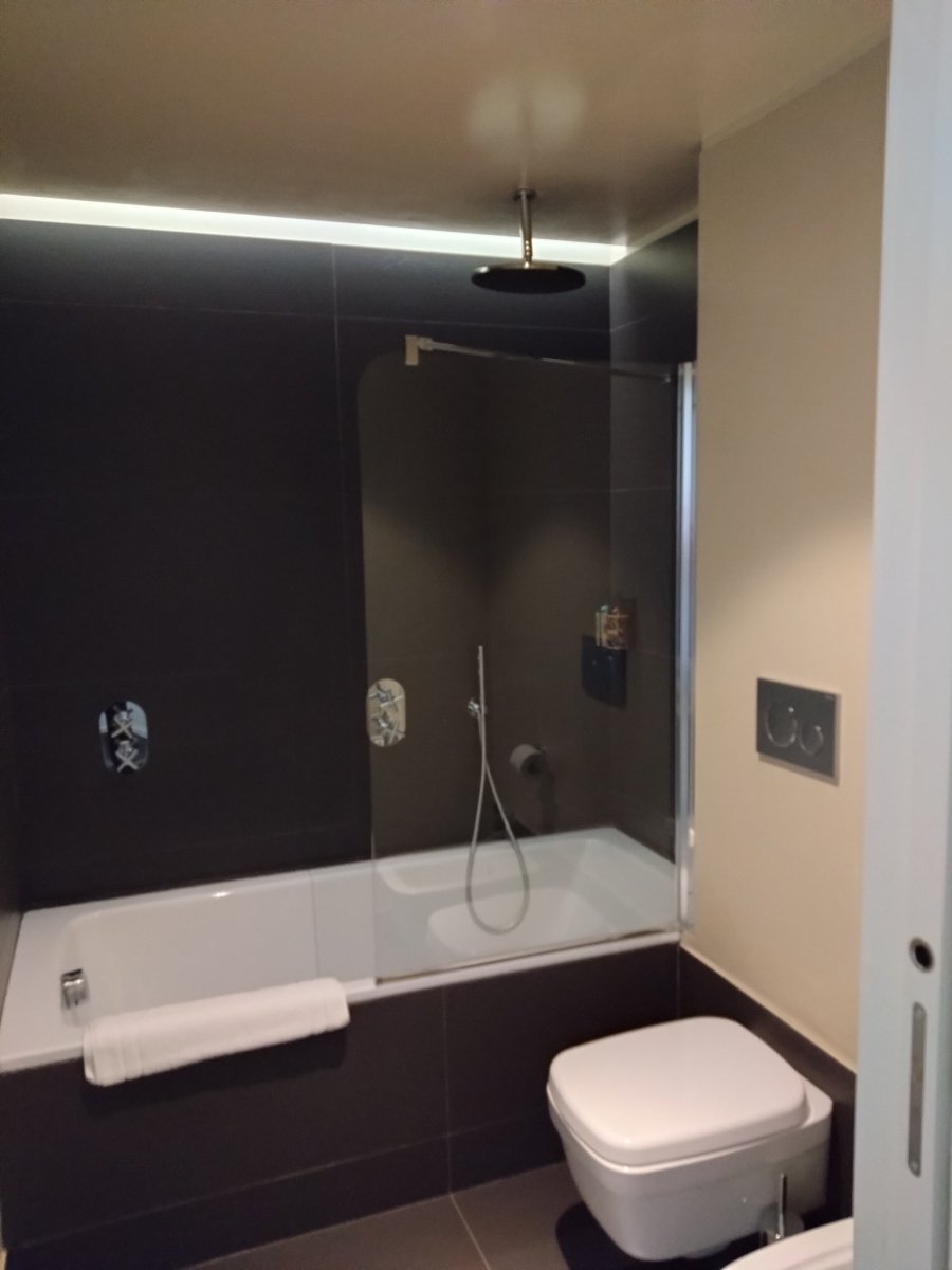 萨沃纳18号套房-浴室