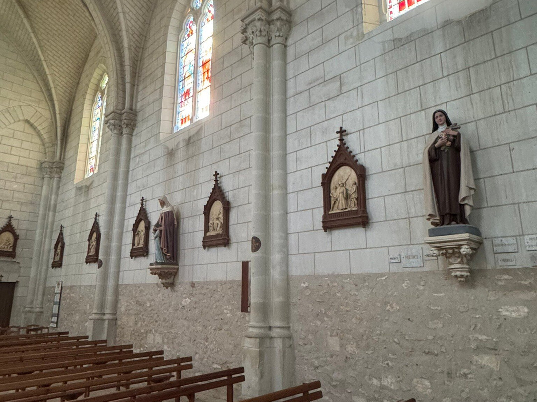 Eglise de la Trinite-Pleumartin必去景点