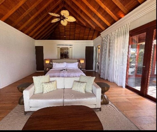 马尔代夫杜斯特塔尼主图