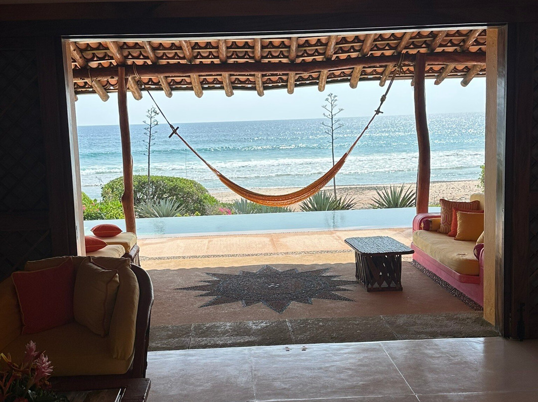 Las Alamandas Resort主图