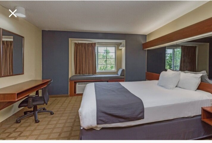 Microtel Inn & Suites by Wyndham Hillsborough主图