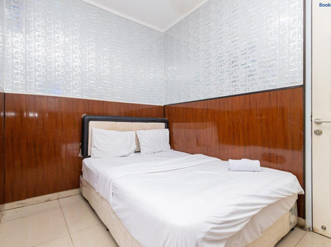 阿尔法宾馆塞尔蓬米特拉红门酒店