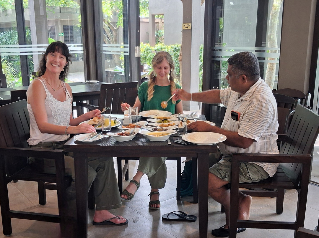 Geethmi Tours-亚洪加拉必去景点