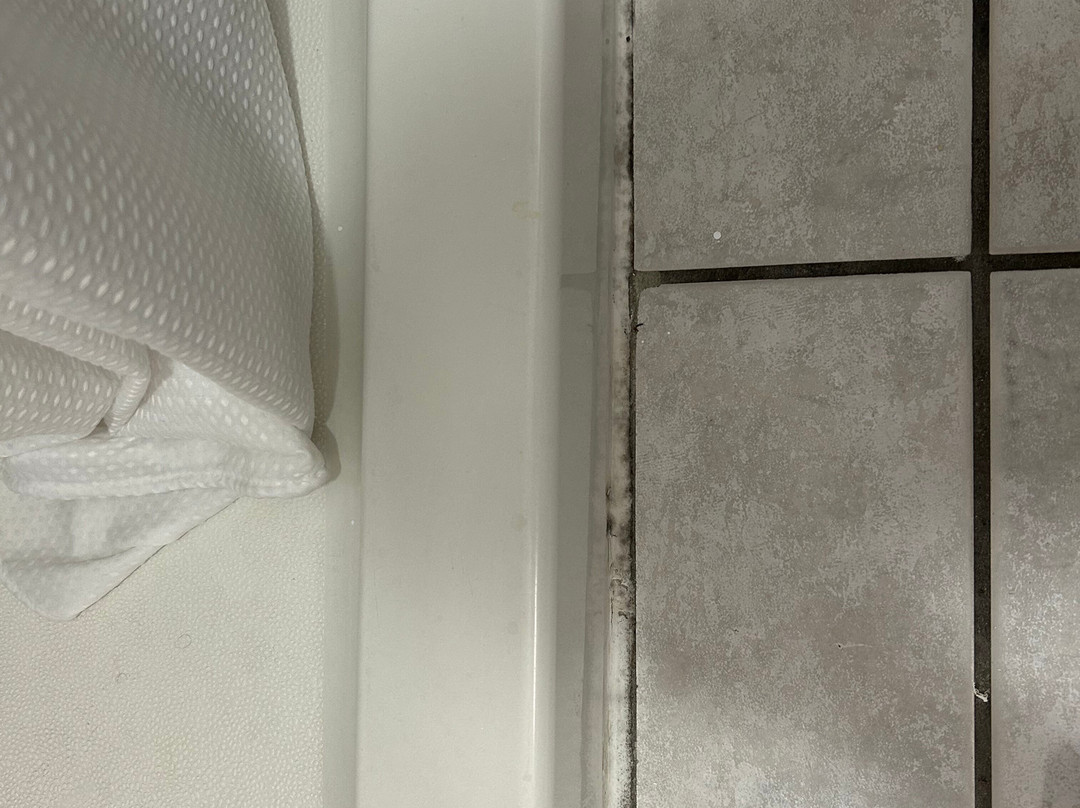 Greenfield Inn & Suites主图