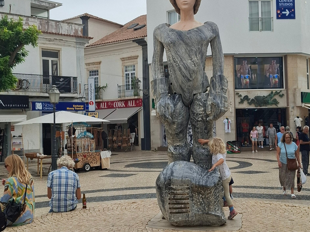 Sculpture of Dom Sebastiao-拉各斯必去景点