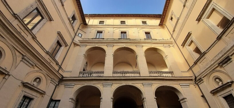 Palazzo Vecchiarelli-列蒂必去景点