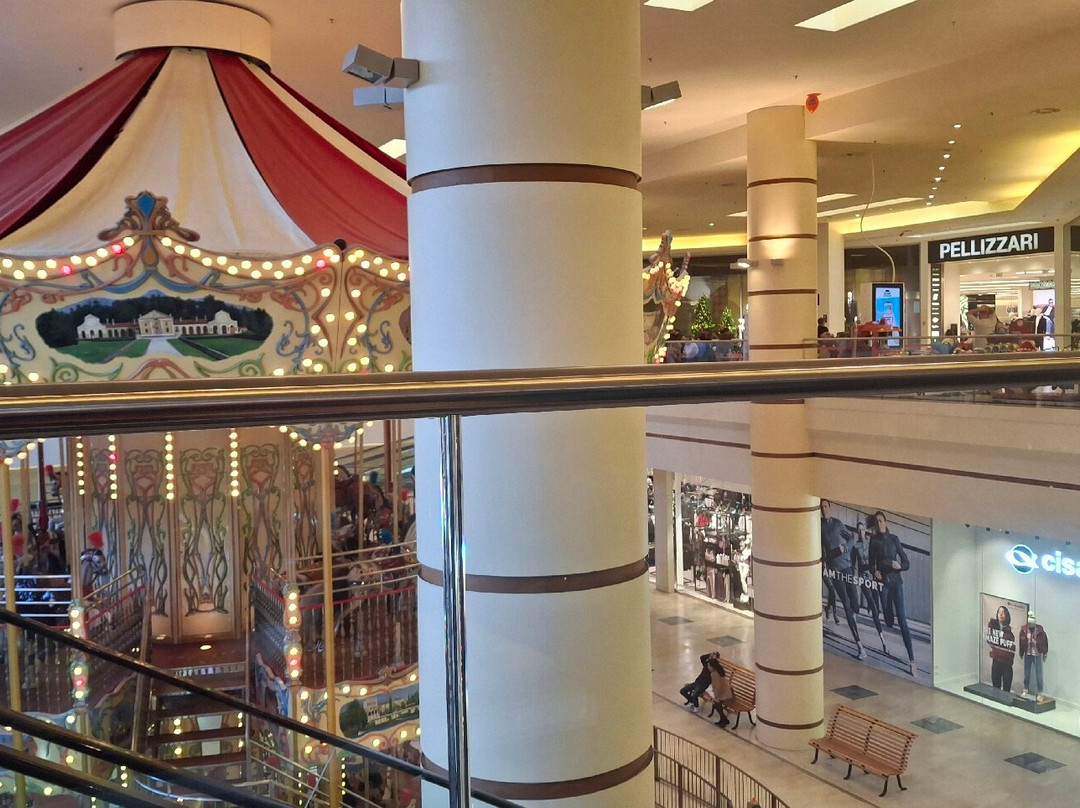 Globo Centro Commerciale-布斯纳戈必去景点