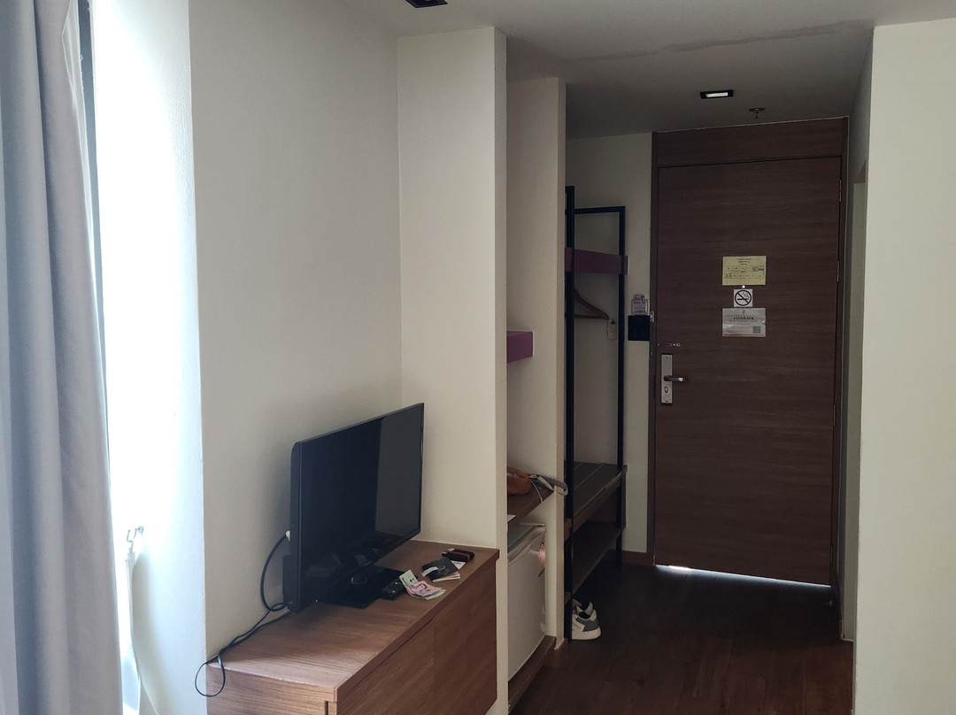 阳光流行酒店主图