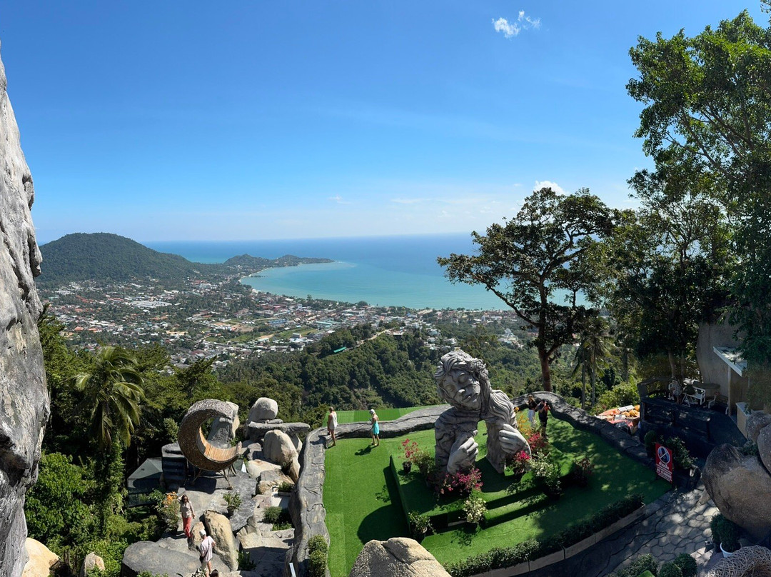 Overlap Stone-拉迈海滩必去景点