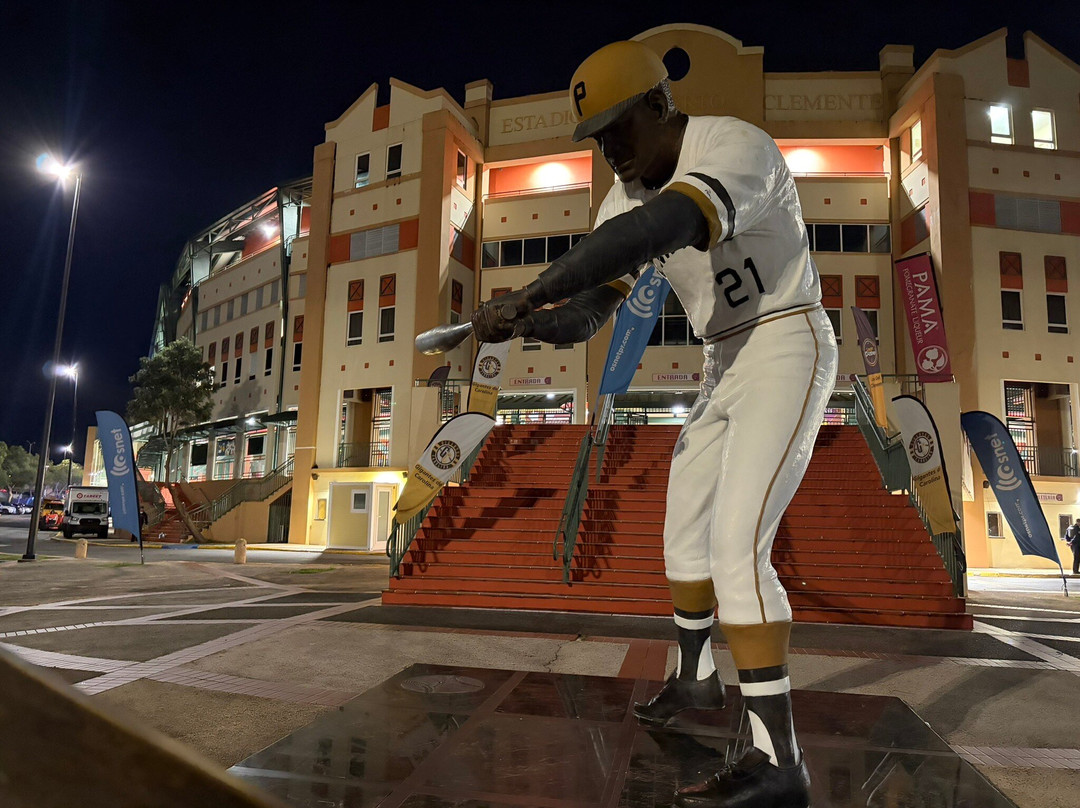 Estadia Roberto Clemente Walker