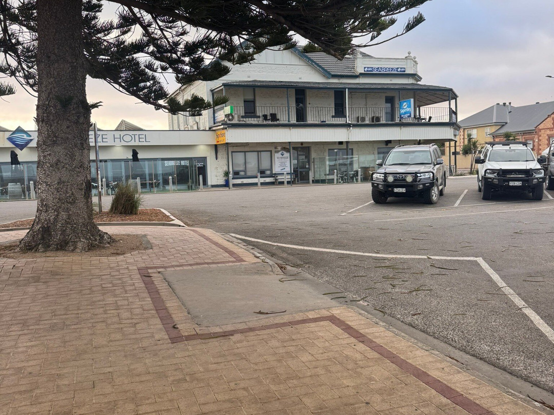 Seabreeze Hotel主图