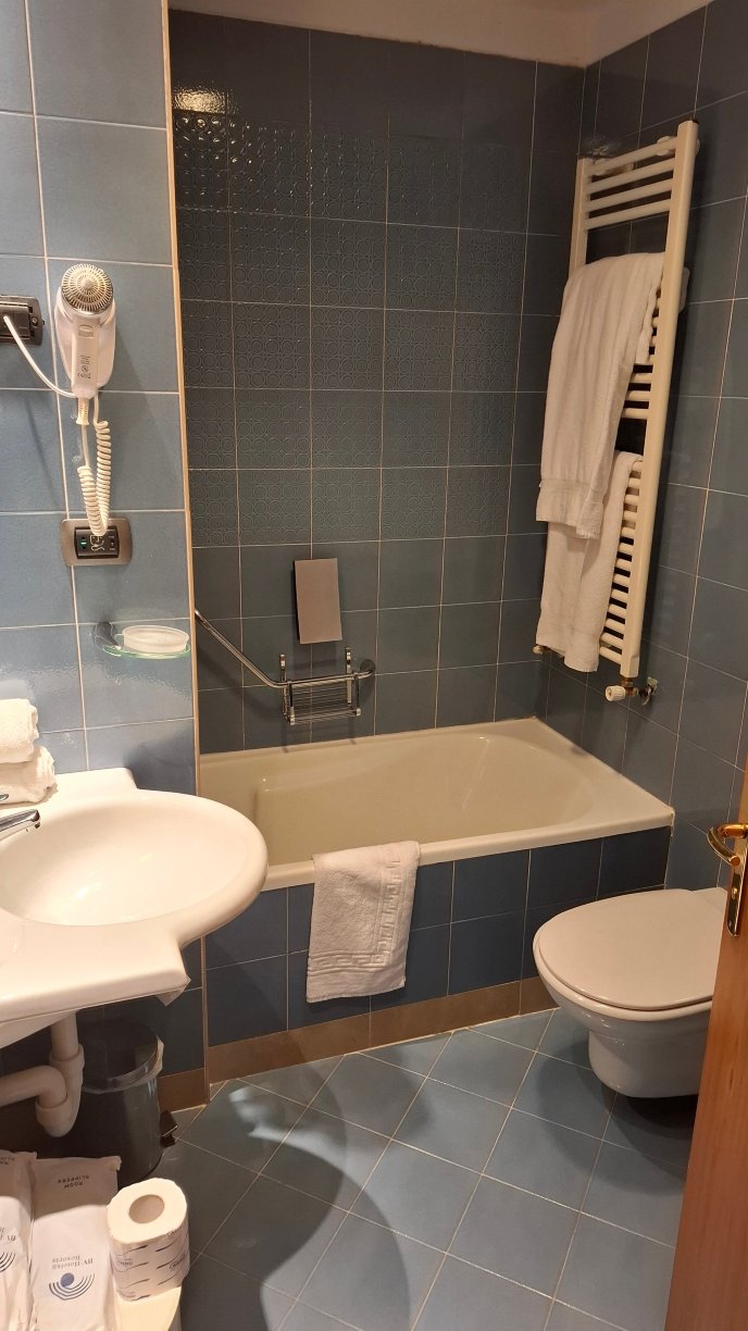 亚西西大酒店-浴室