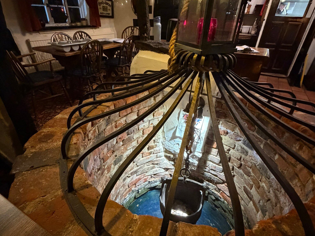 四个马蹄铁酒店主图