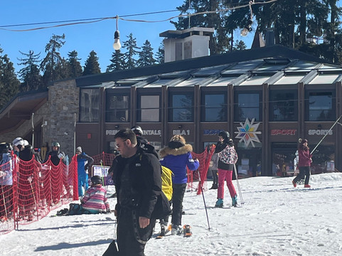 "Park Hotel Ela"主图