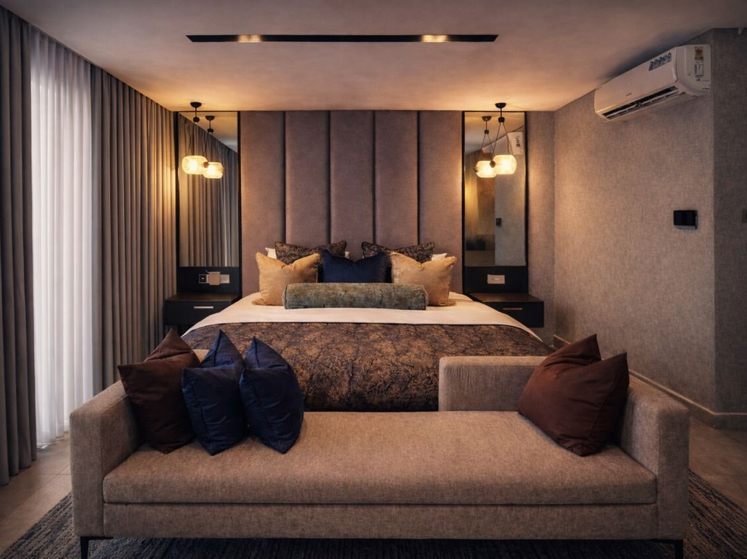 Alora Beach Resort-阿克拉必去景点