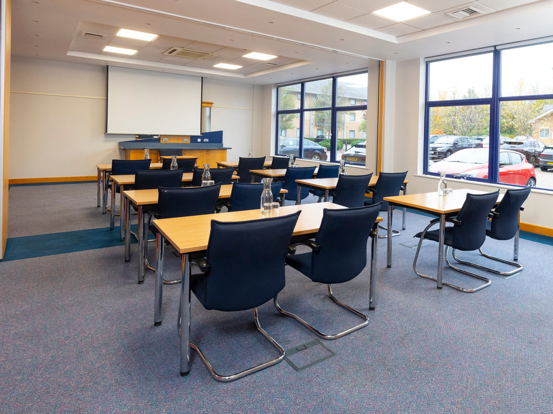 米尔顿凯恩斯智选假日酒店主图