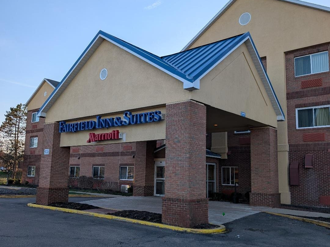 代顿南万枫酒店及套房主图