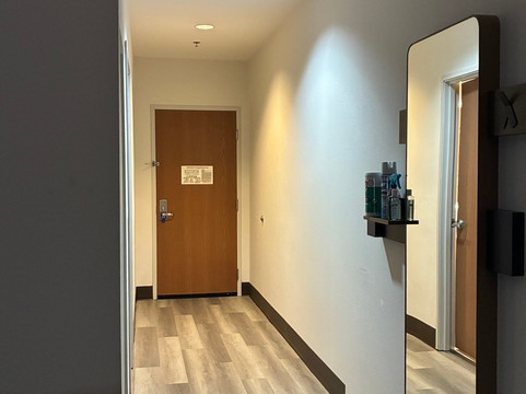 唐娜I-2附近舒适套房酒店主图