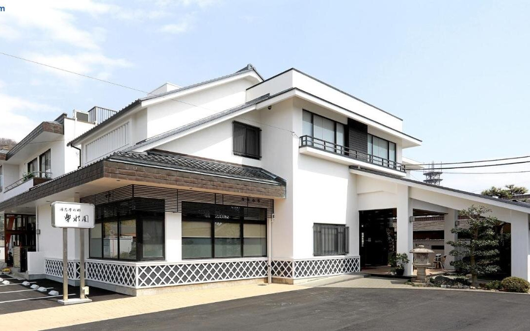 拉库苏仁酒店