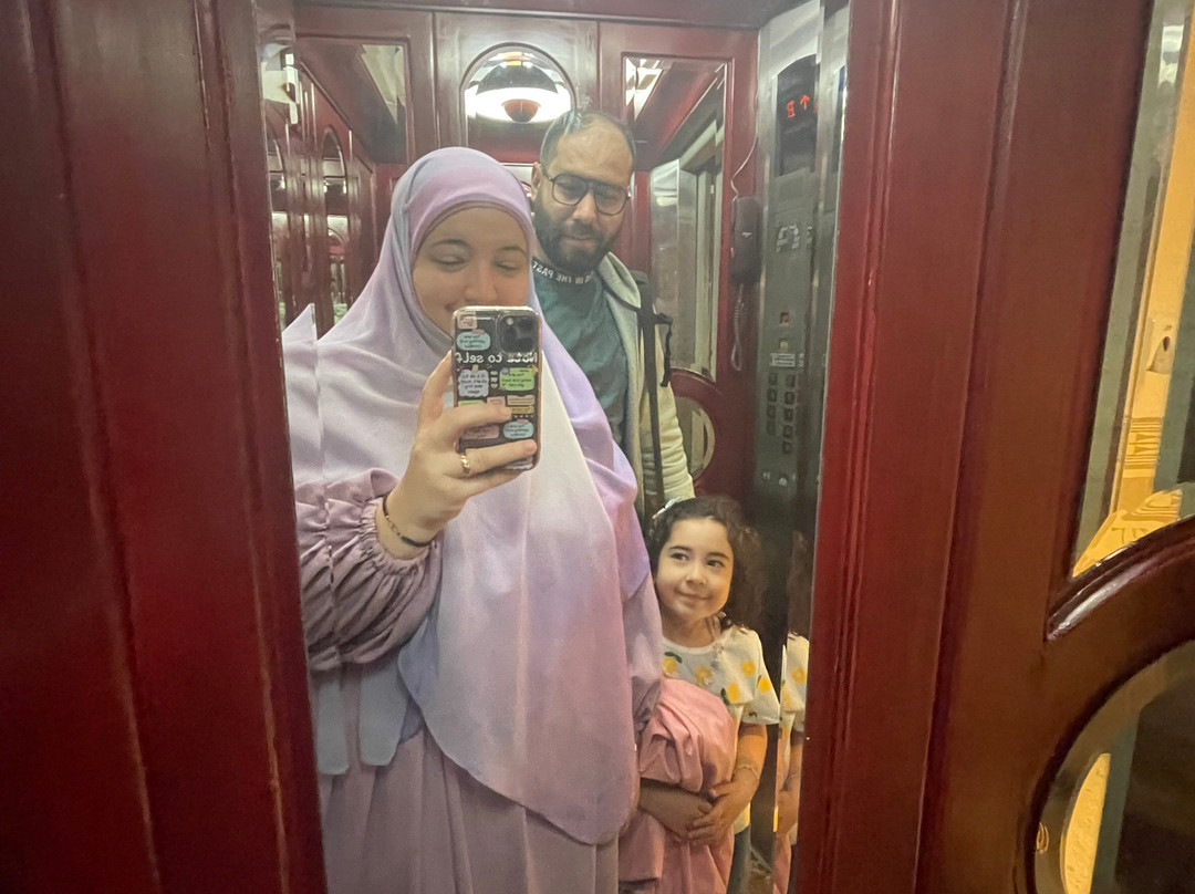 阿扎尔金字塔酒店主图