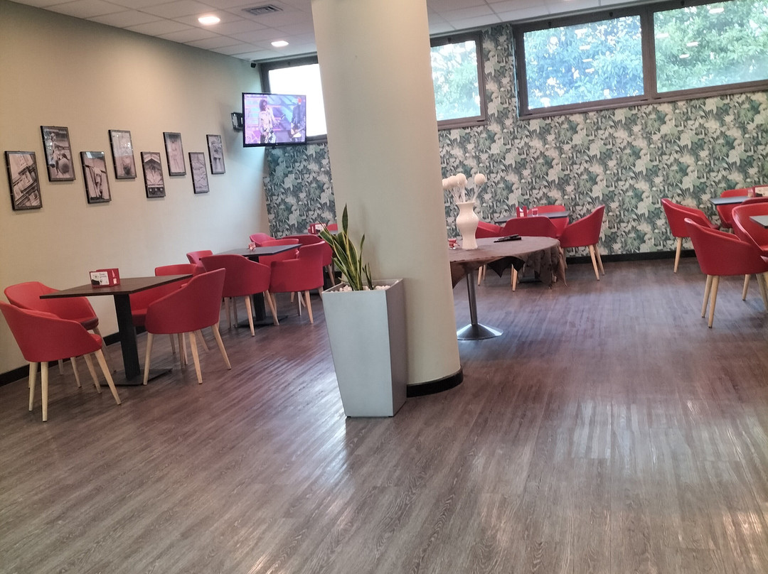 雄伟之家酒店主图