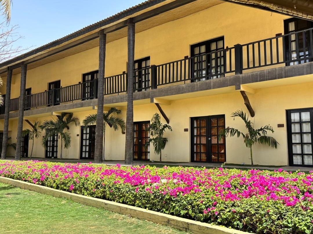 犀牛水疗度假酒店主图