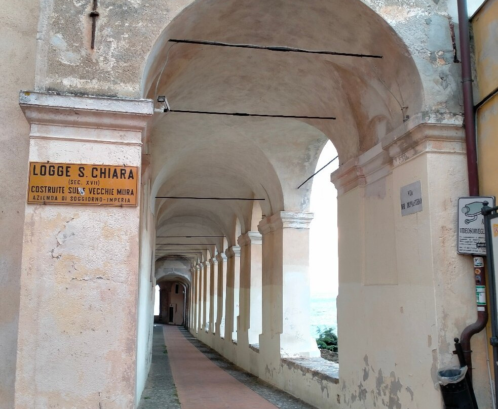 Logge di Santa Chiara-因佩里亚必去景点