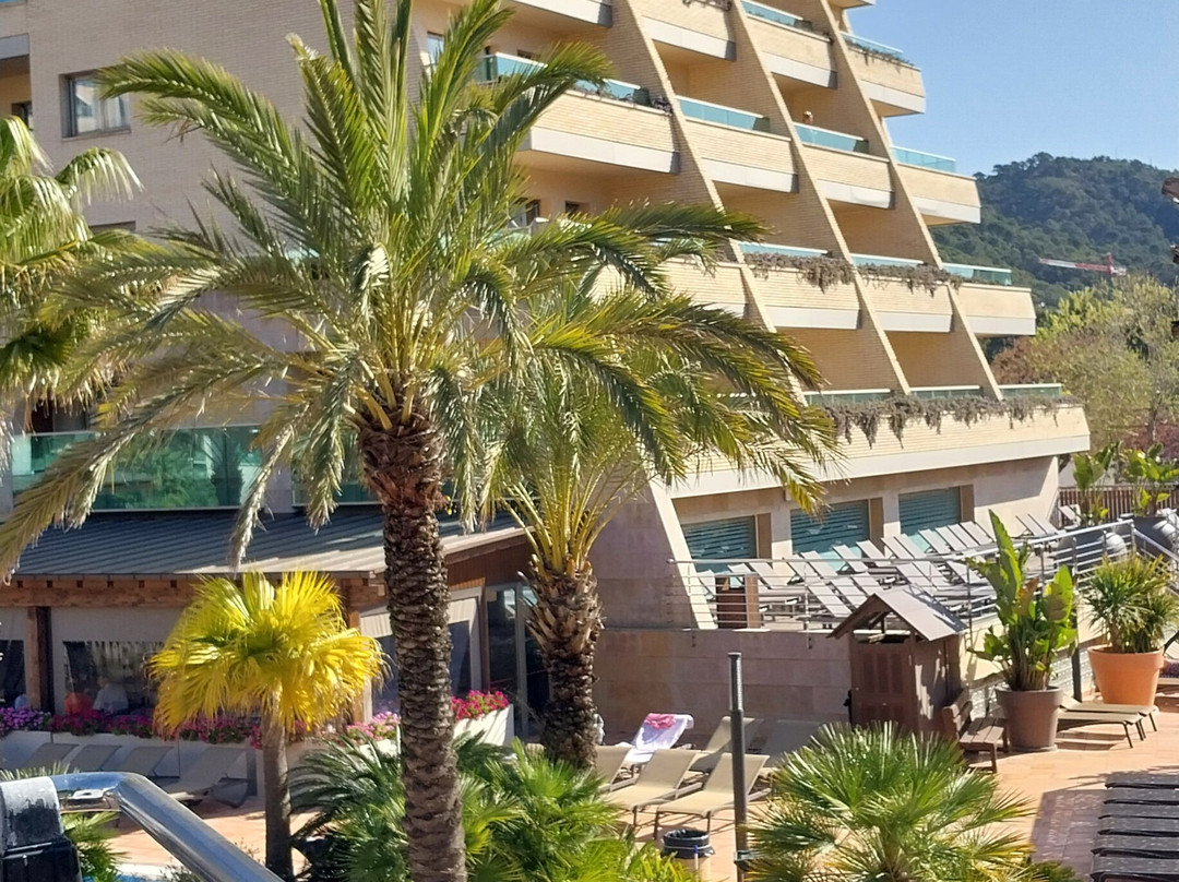 黄金海湾德托萨水疗4星高级酒店主图