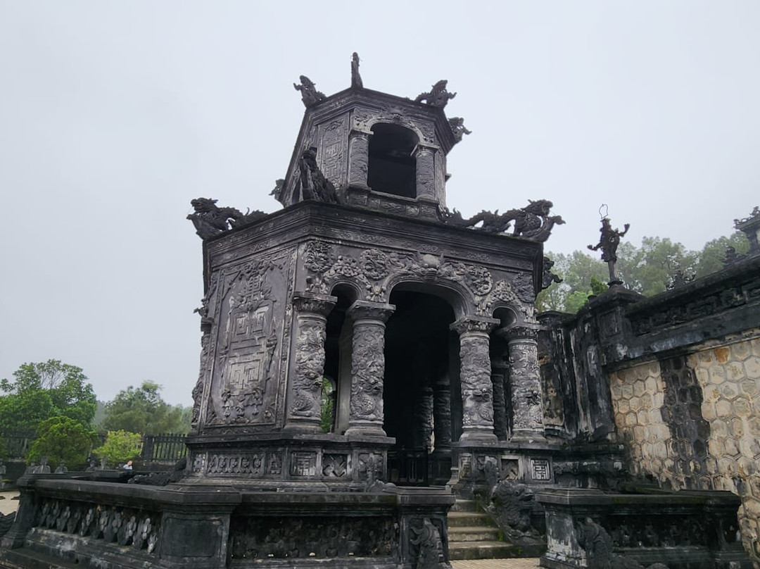 Imperial Tomb of Dong Khanh-顺化必去景点