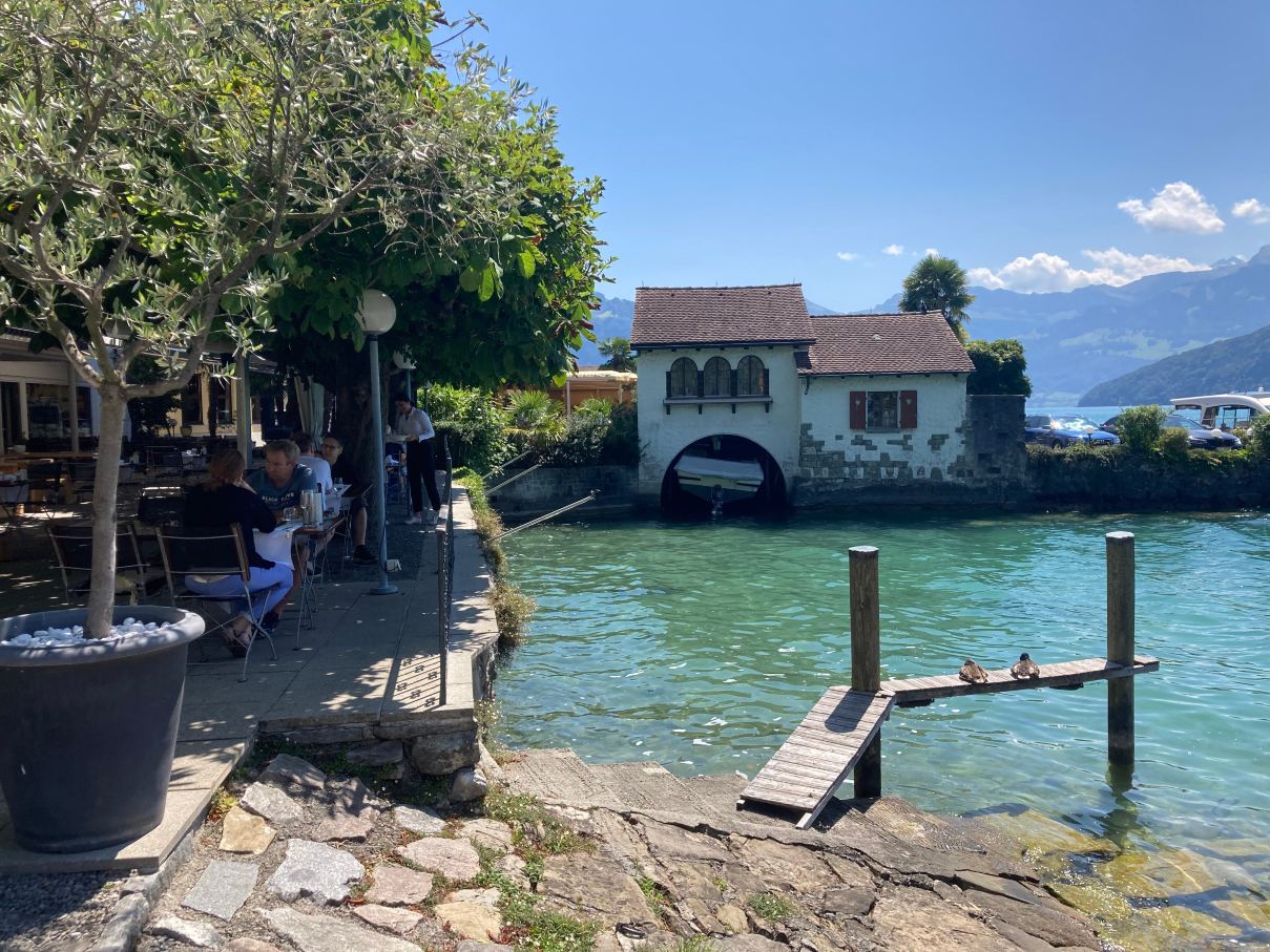 斯霍夫湖滨酒店-旅行者